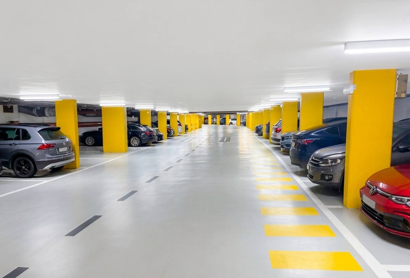 Allée de stationnement du Parking du Seujet